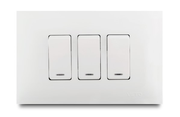 Conmutador Triple C/Luz Blanco Veto Vive