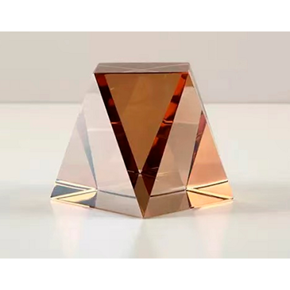 Figura De Triangulo De Cristal Ambar