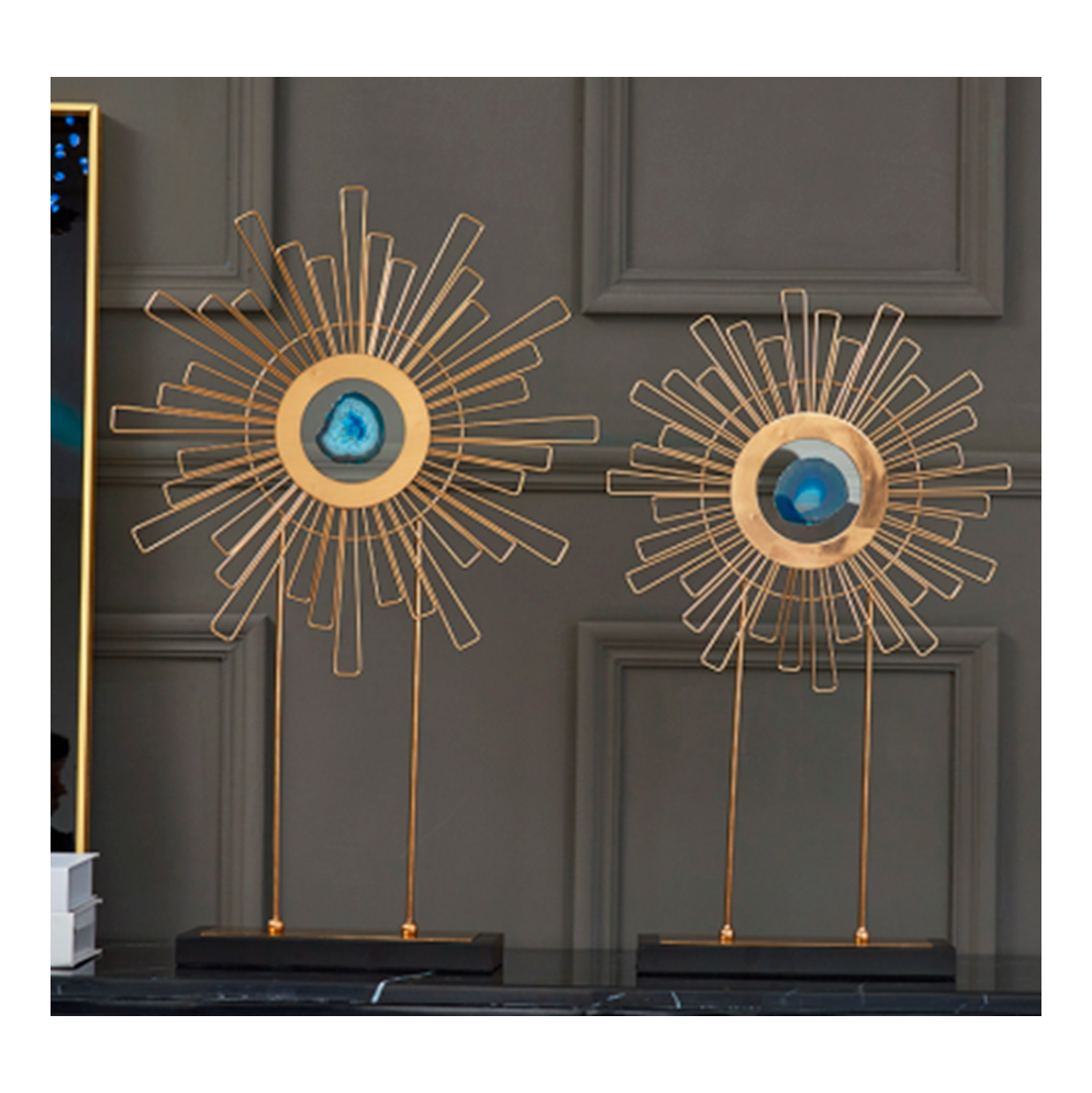 Figura De Metal Dorada Con Detalle De Cuarzo Azul Grande